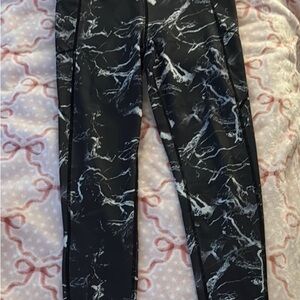 Black and White Marble Print Leggings